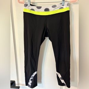 Lululemon cropped running tights. Size 8.